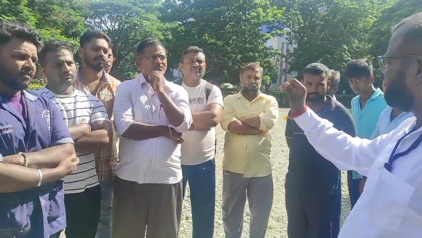 ಕೆಎಂಸಿ ಆಸ್ಪತ್ರೆಯ ಡಿ-ಗ್ರೂಪ್ ಸಿಬ್ಬಂದಿಗಳ ಸಮಸ್ಯೆಗಳಿಗೆ ಸ್ಪಂದಿಸಿದ ಸಫಾಯಿ ಕರ್ಮಚಾರಿ ಸಂಘ